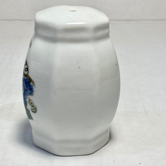 Vintage Grape Vine Grapes Salt & Pepper Shakers Ceramic Mid Century Butterflies - Picture 10 of 15